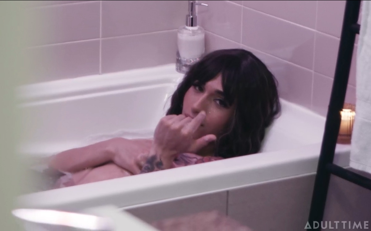 Filthy Femboy Takes A Bubble Bath And A Huge Cock (Femboyish)